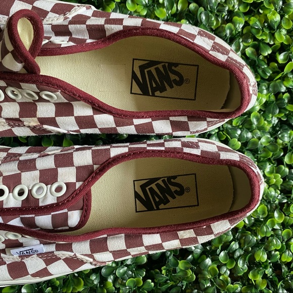 Maroon Checkered Vans Sz. 8.5 - Picture 3 of 9